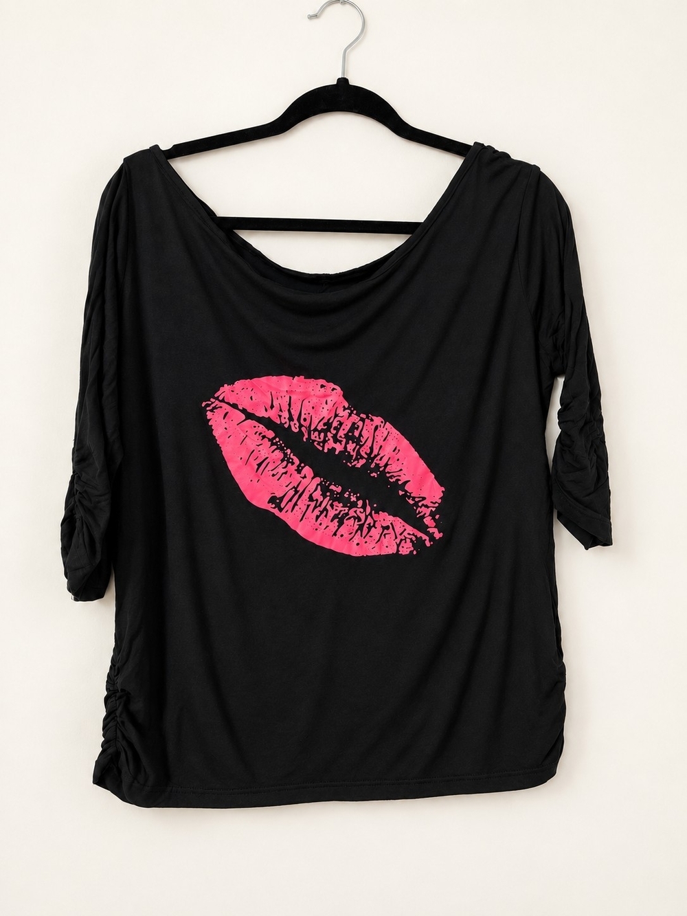 Black Women's Scoop Neck Top with Pink Lip Print